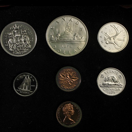 1975 Canada 7 Coin Nickel Custom Set Red Case 1975 Canada 7 Coin Nickel Custom Set Red Case